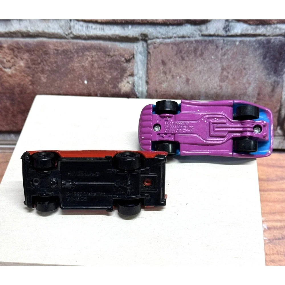 Lot of 2 Vintage Hot Wheels '57 Chevy Red Black 1993 & Blue Radar Racer 1995‎